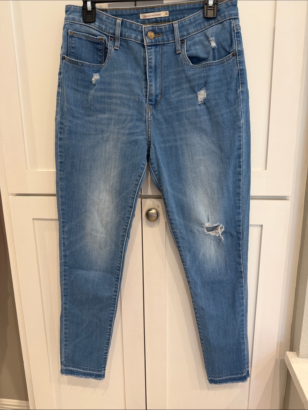 LEVI Sz 31 721 High Rise Skinny Women's Light Blue Distressed Skinny Jeans